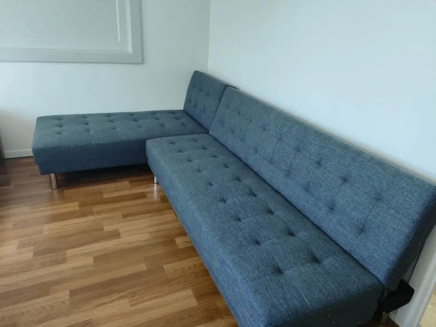 1 Double 2 single 2 Sofa Beds Suite 4