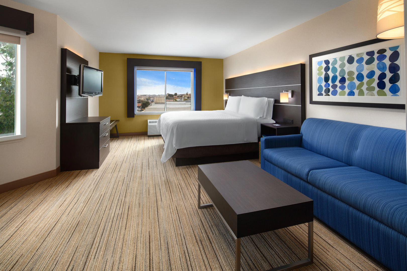 Holiday Inn Express Suites Belmont by IHG