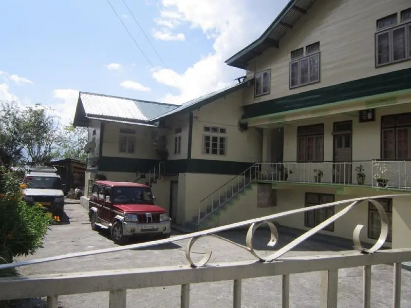 Golden Valley Lachung Residence