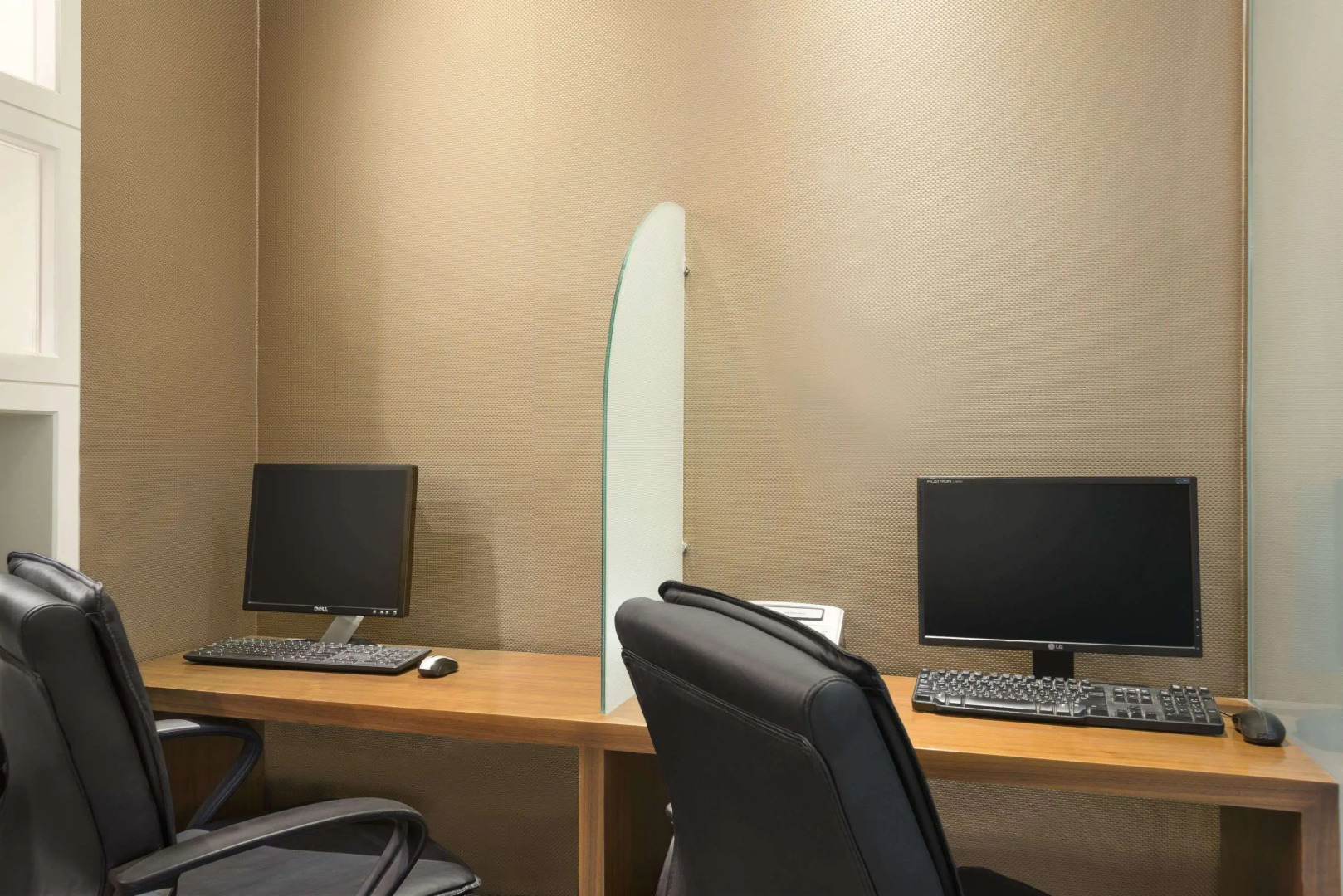 Howard Johnson by Wyndham Abu Dhabi