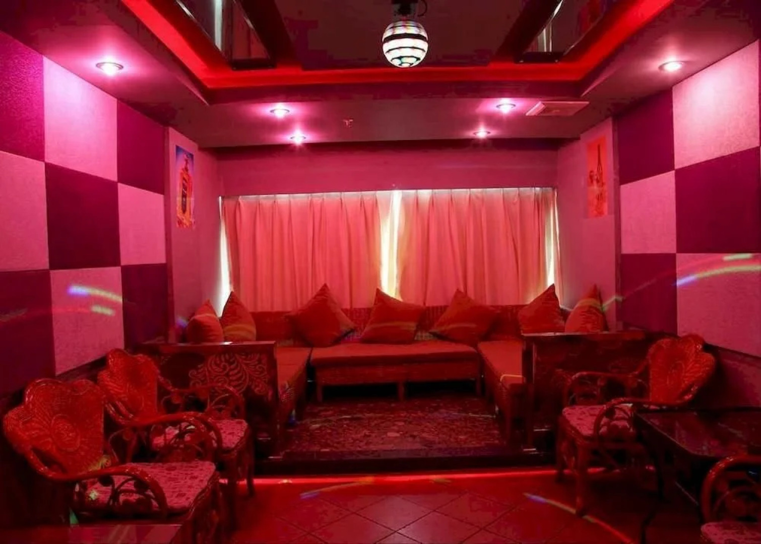 Leshan Kailai Business Hotel