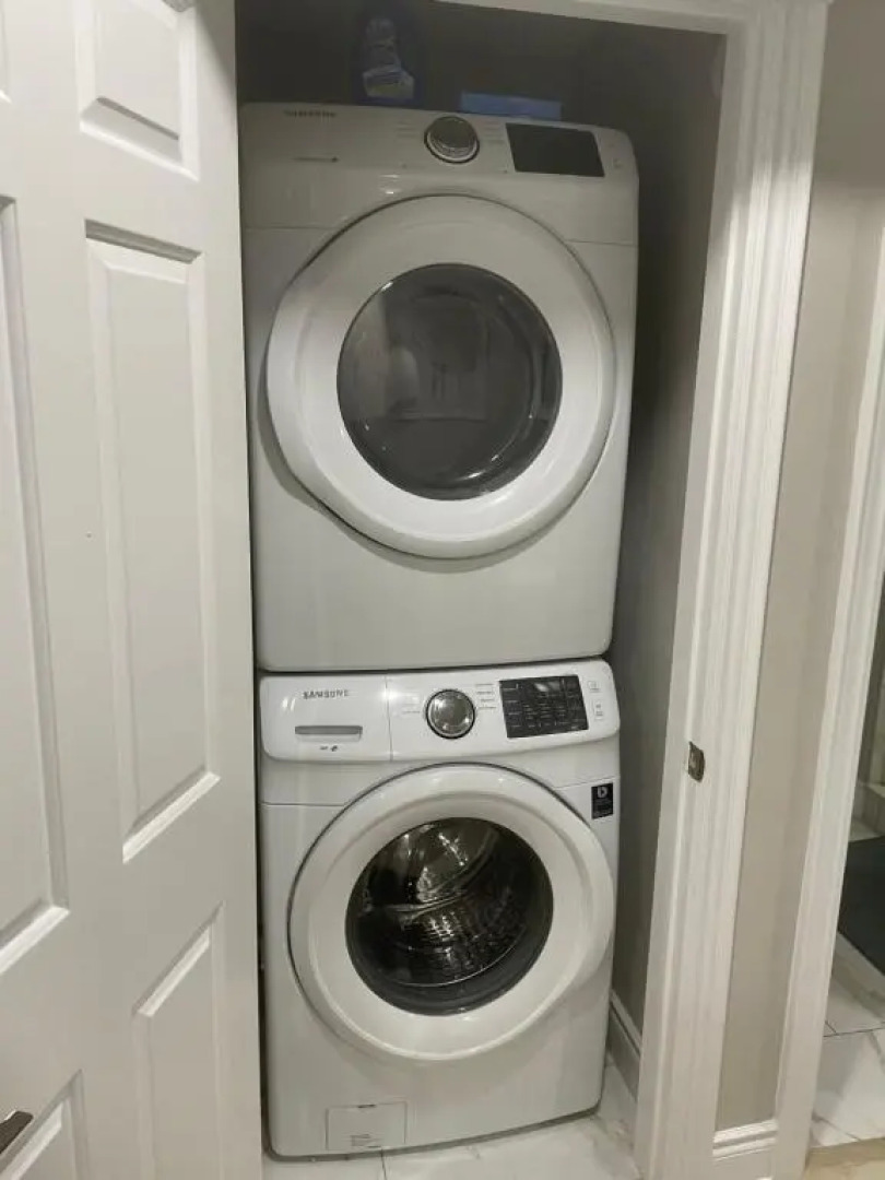 Stunning & cozy freshly renovated 2 bedroom basement unit