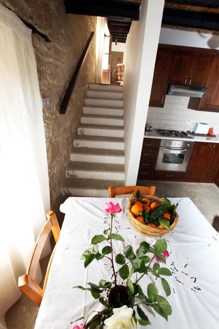 Leonidas Village Houses