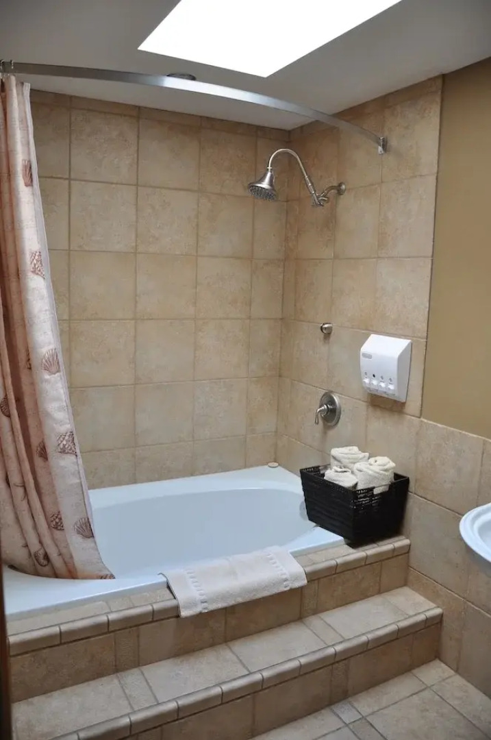 Fraser River Outpost Lodge