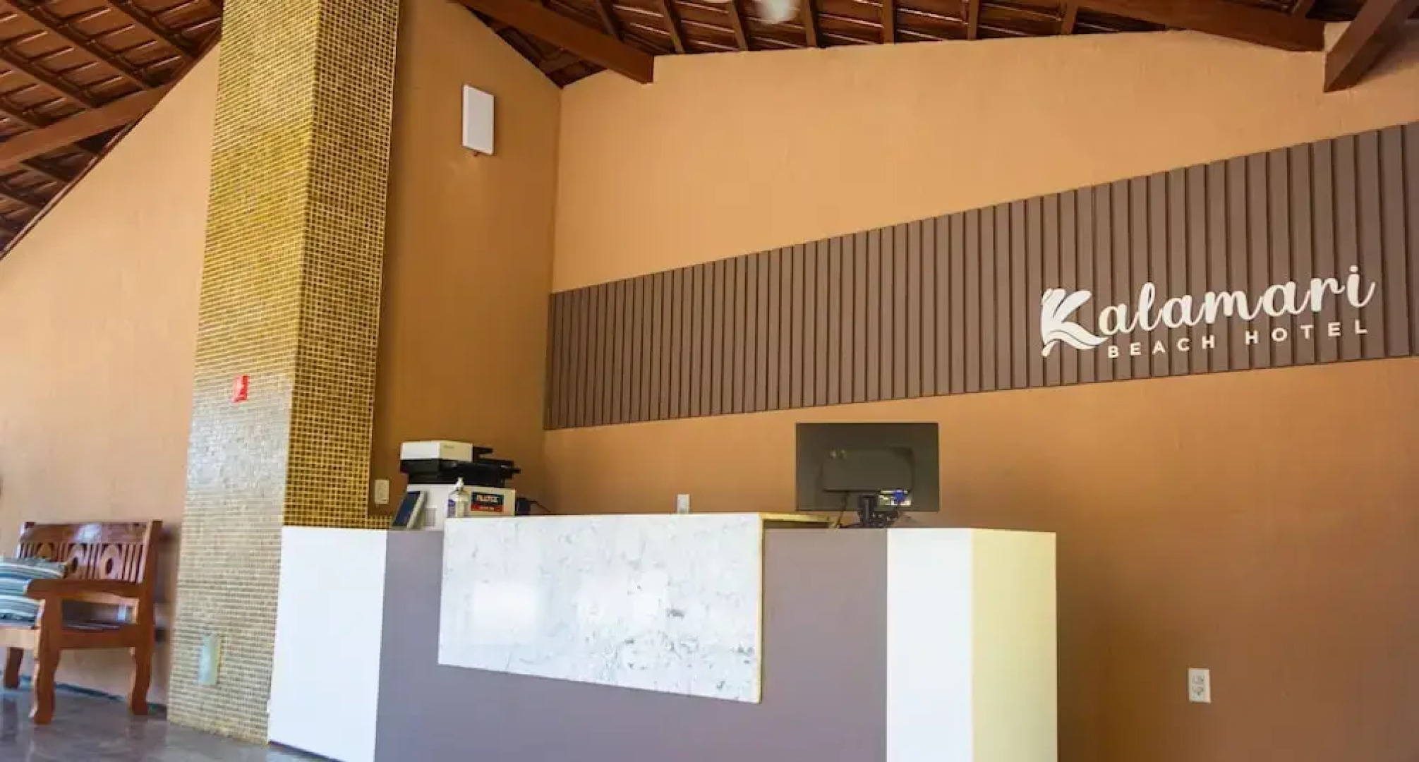 Kalamari Beach Hotel