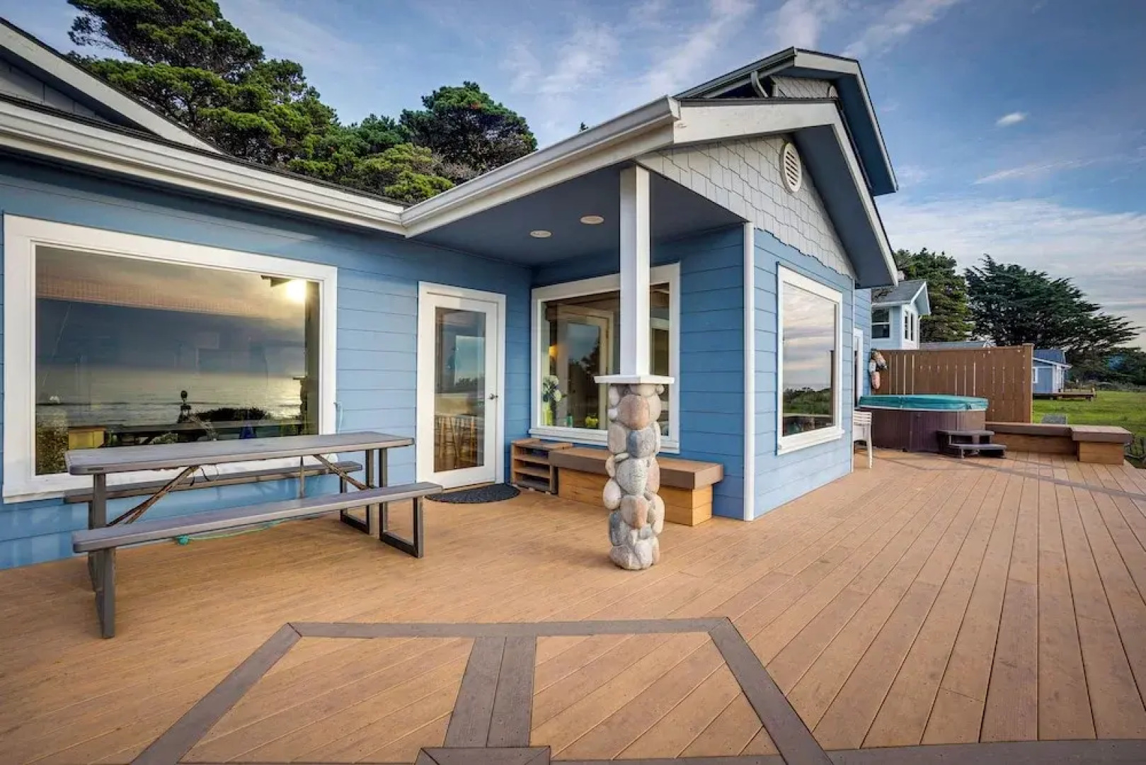 Oceanfront Home in Port Orford: The Lighthouse