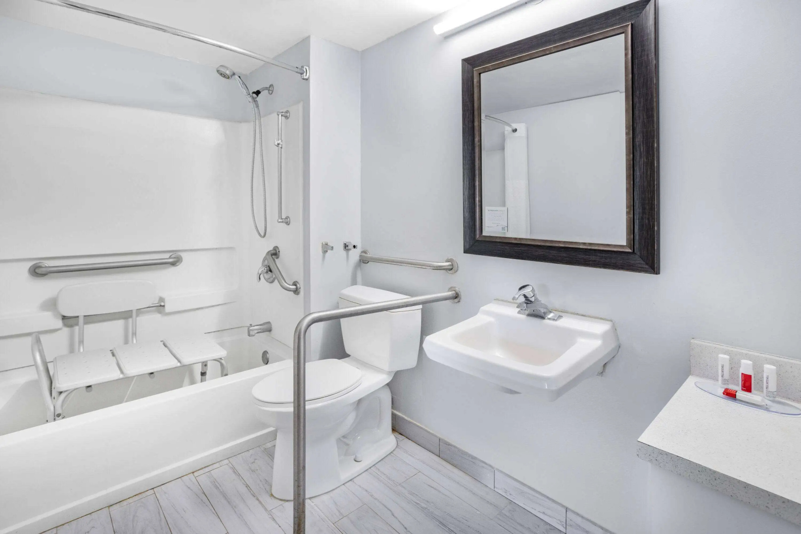 Days Inn & Suites by Wyndham Williamsburg Colonial