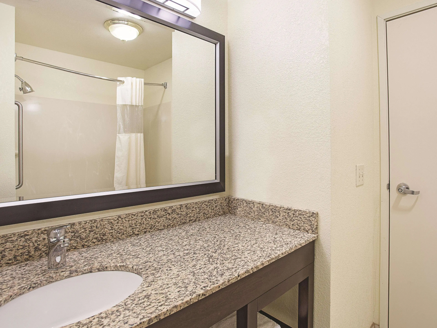 La Quinta Inn & Suites by Wyndham Central Point - Medford
