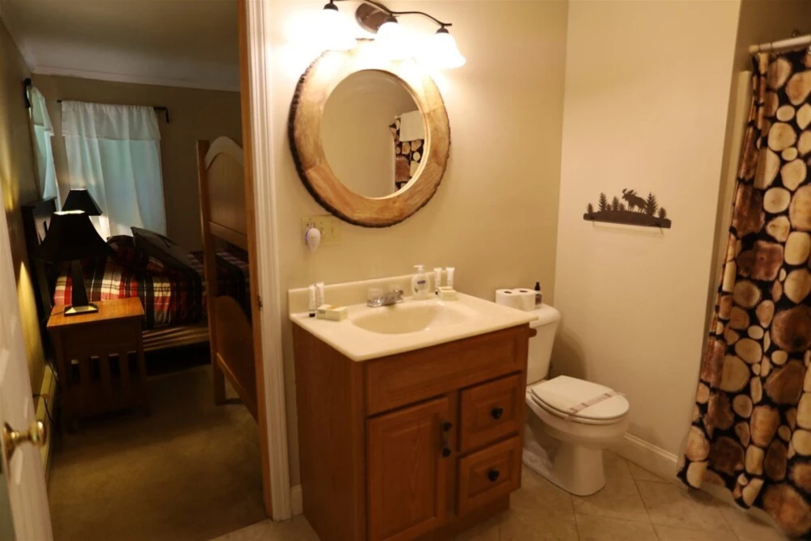 Pet Friendly Private Home, Located in Forest Ridge, Lincoln, NH - Fr8cl