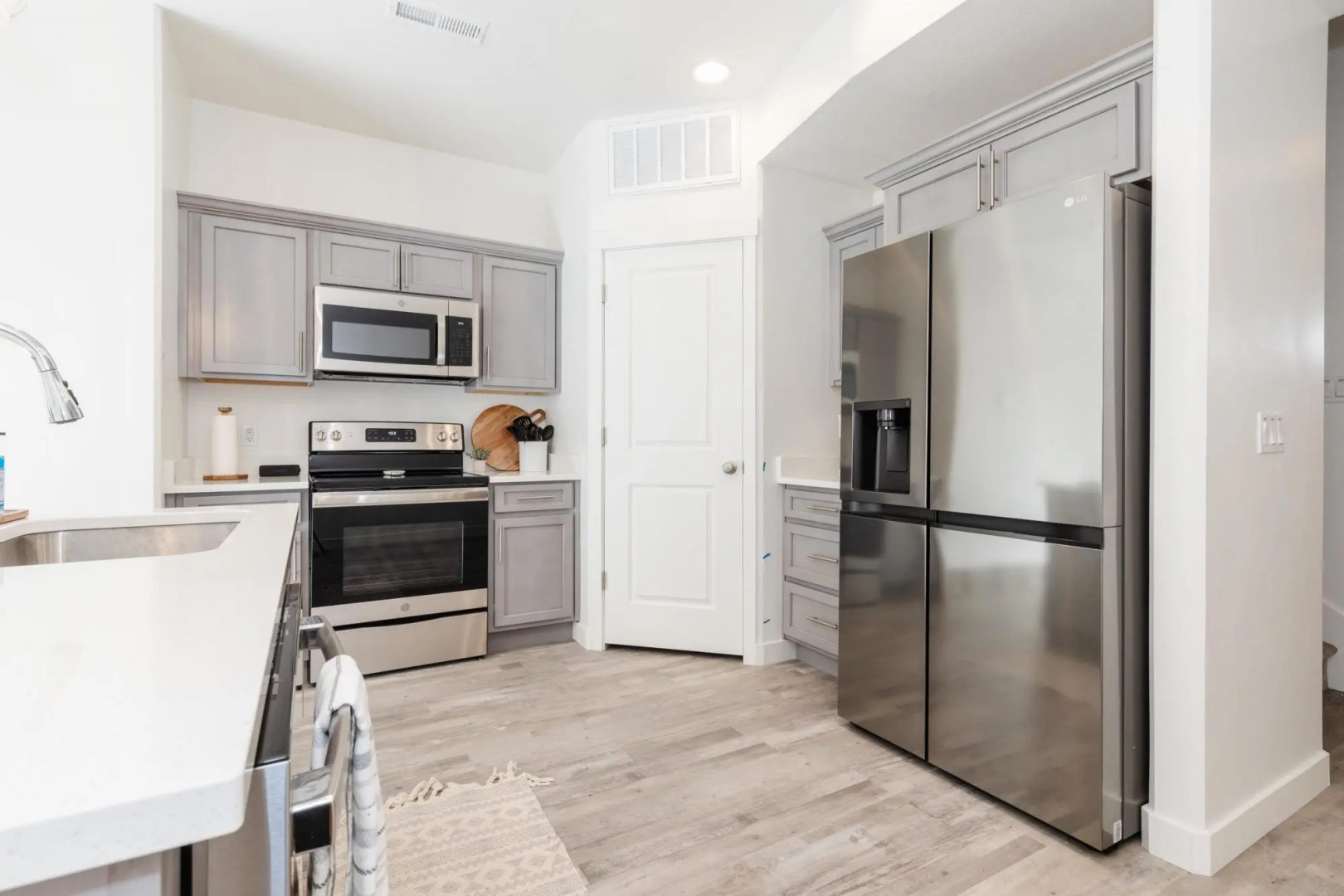 E-scooters 3BR 3BA Boat Parking Close to Marina