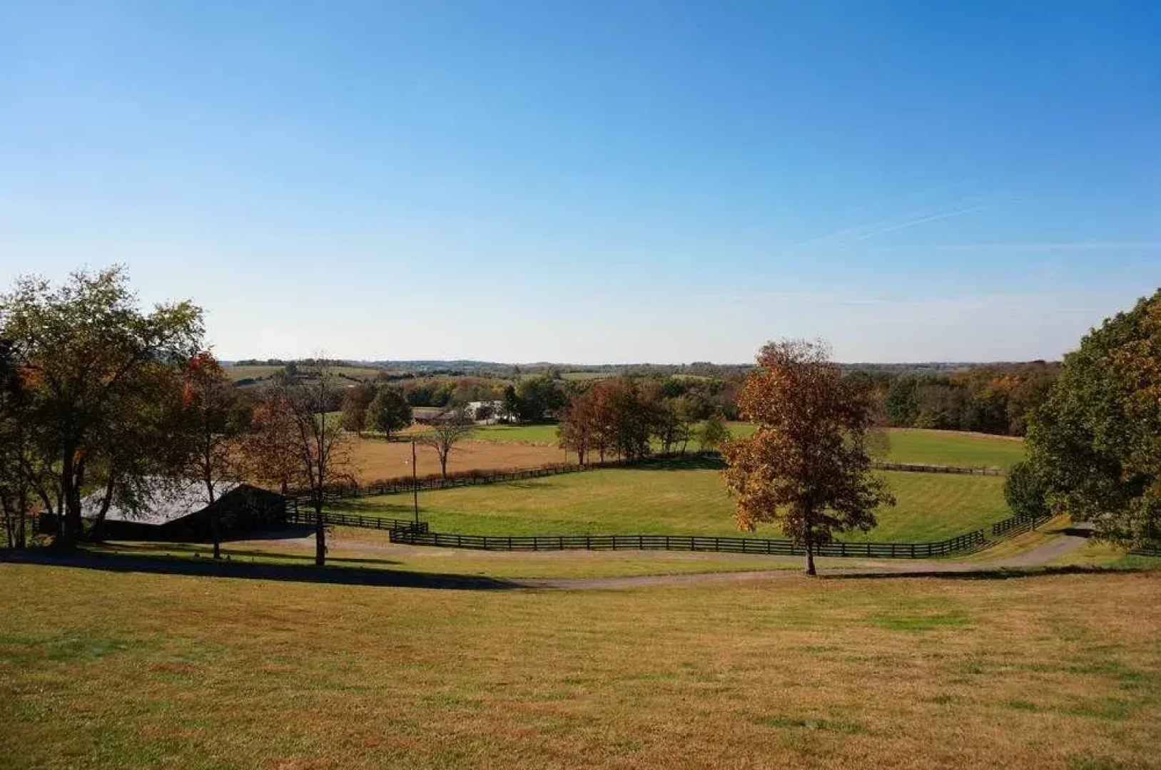 |Halcomb's Knob B and B