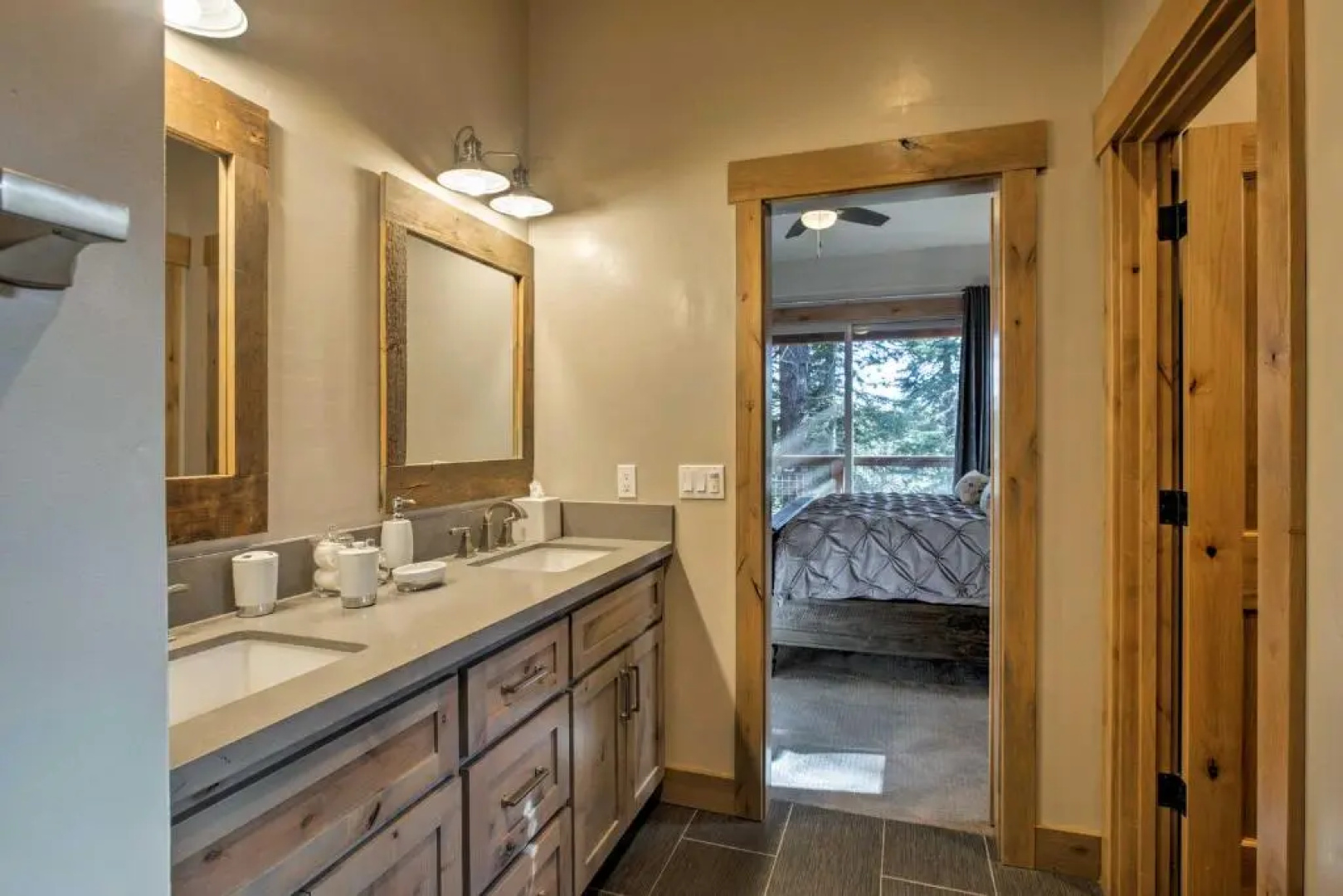 Saint Bernard - INCREDIBLE MOUNTAIN GETAWAY HOT TUB GAME ROOM GAS BBQ L2 EV CONNECTION TAHOE