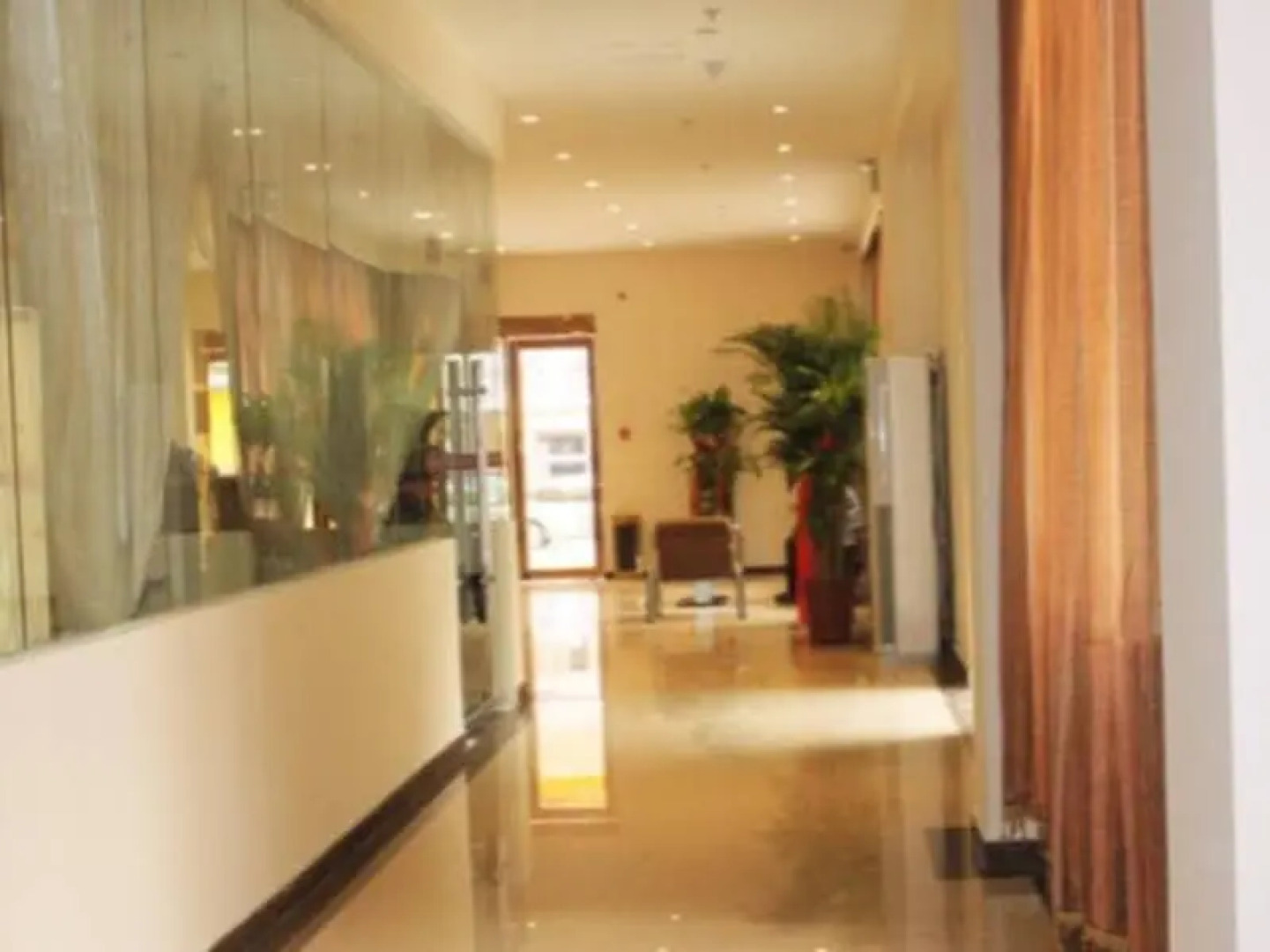 Kunlun Leju Business Hotel Zhengzhou Medical College