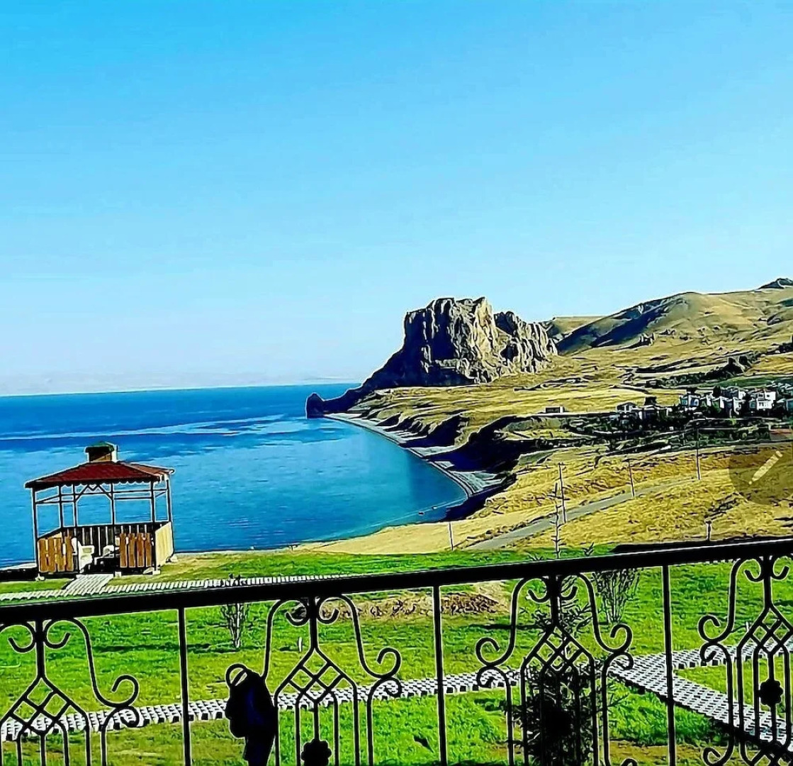 Yeşilsu taş konağı