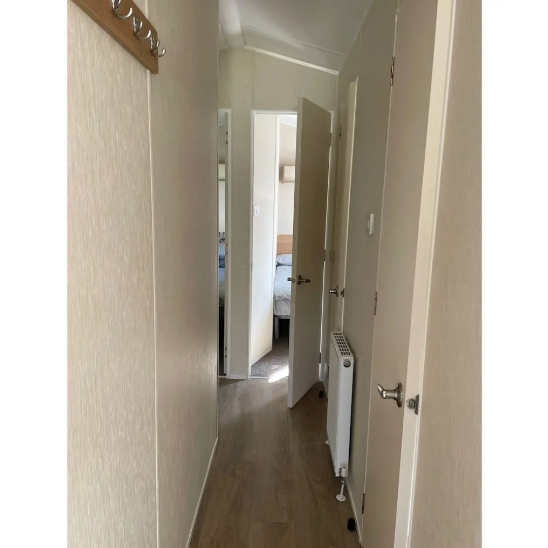 Caravan - Sleeps 6 & Parking