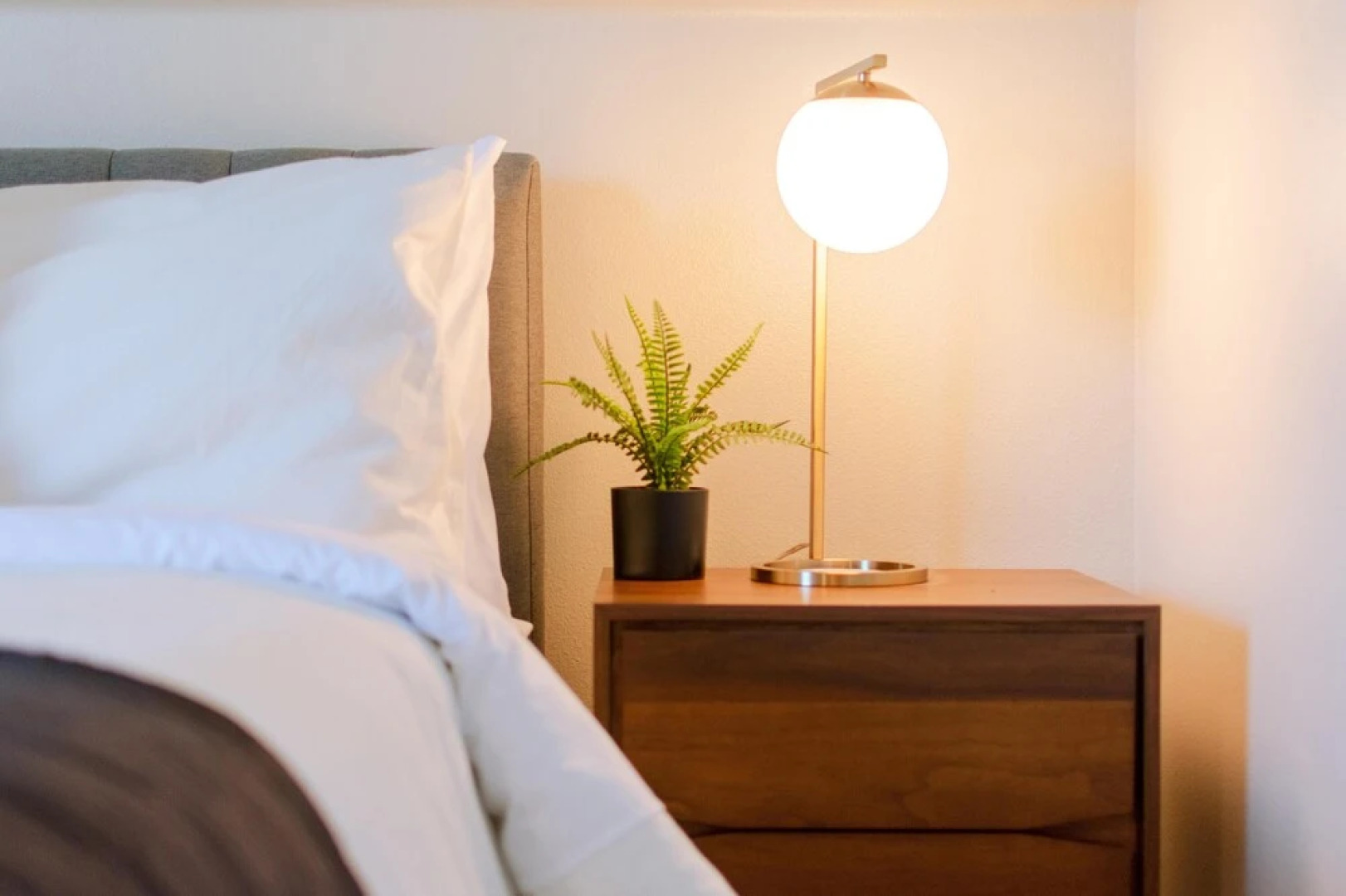 The Hearth House - Quiet Rogers Retreat - Newly Renovated