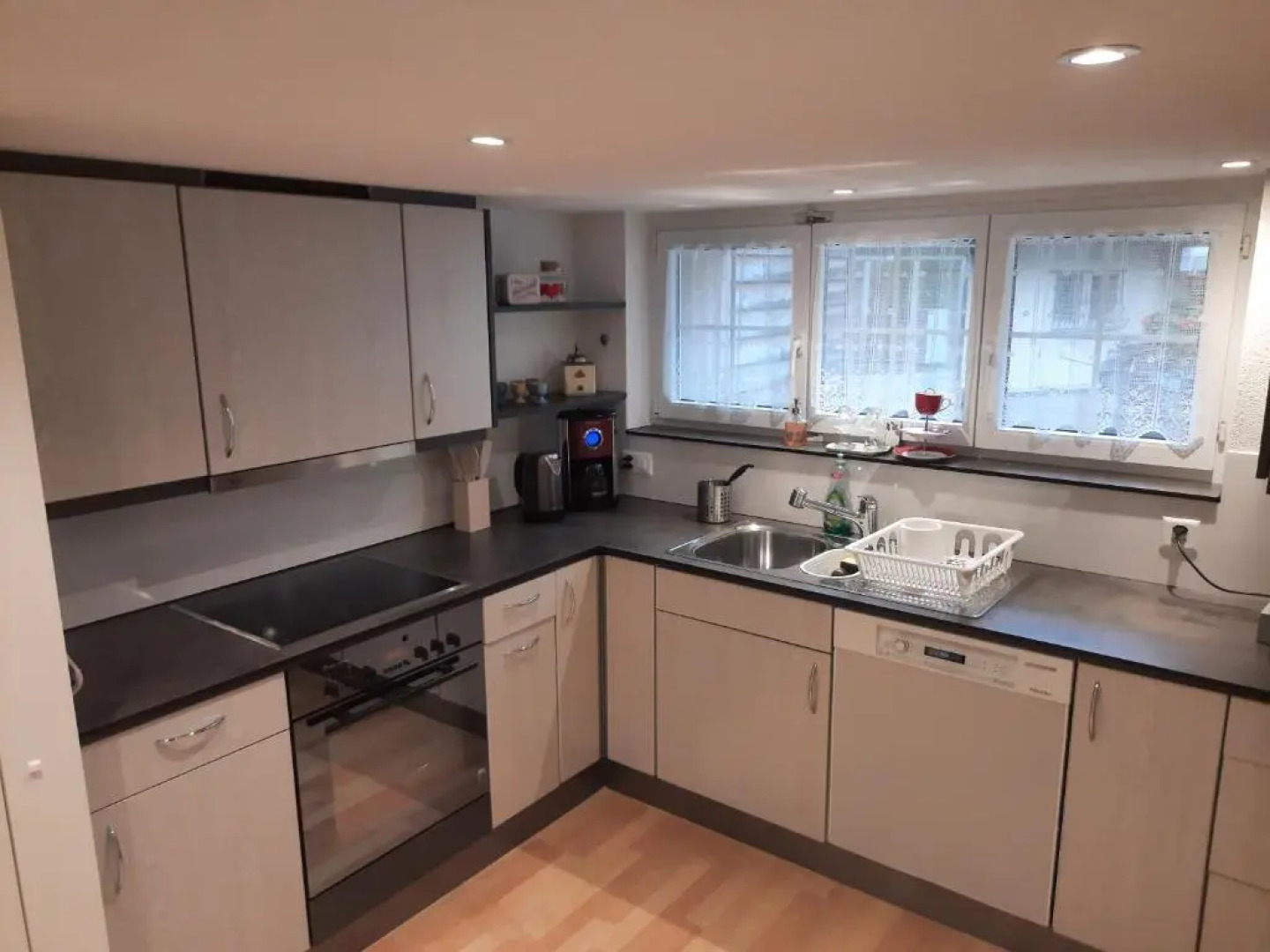 Large Apartment 8beds great for family and friends, Mountain View