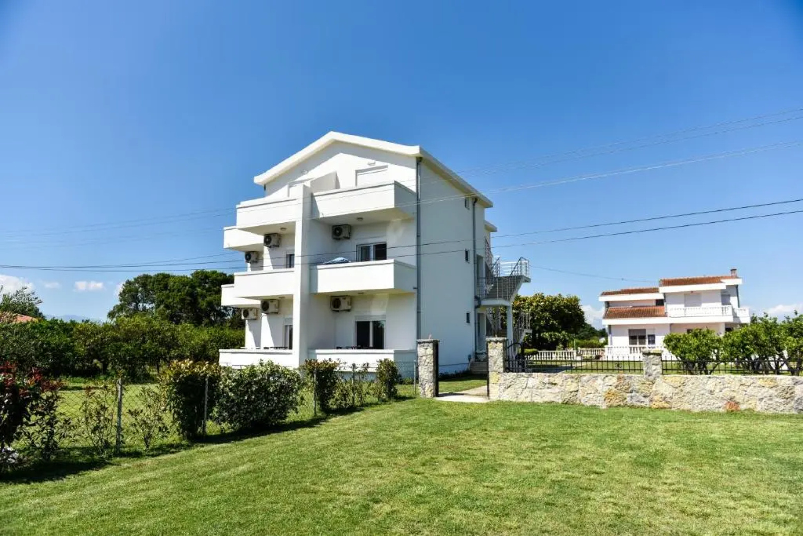 Sunrise house apartments