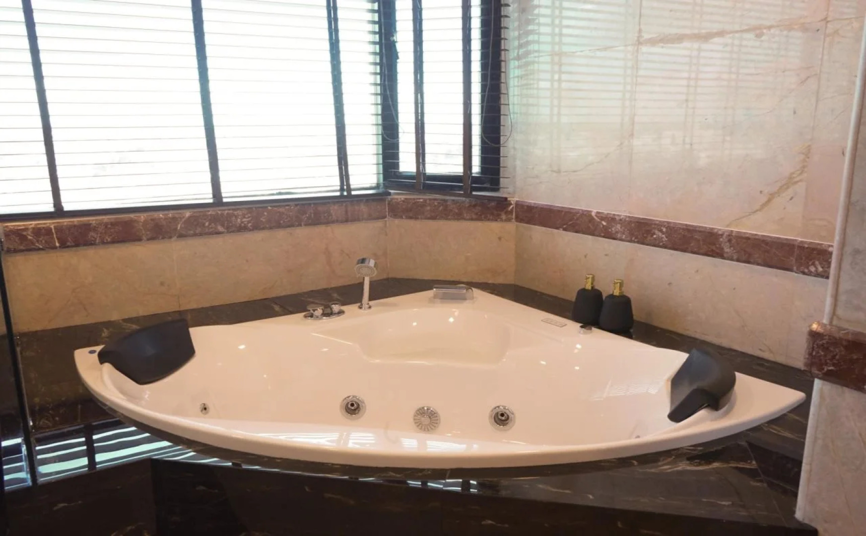 Topland Hotel & Convention Centre