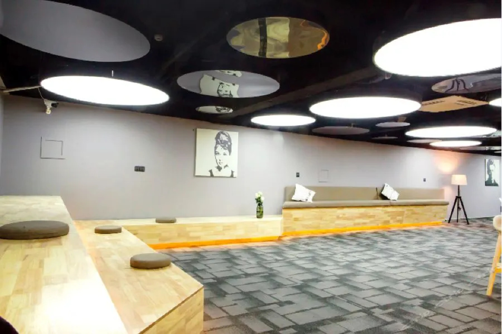 Zsmart Hotel (Beijing West Railway Station North Square)