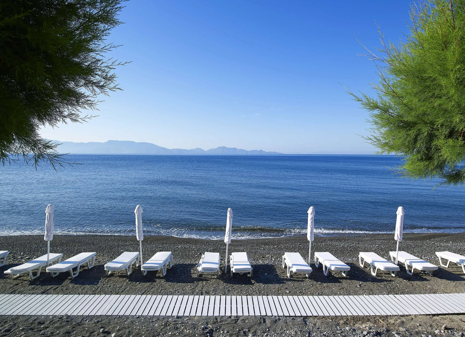 Dimitra Beach Hotel & Suites