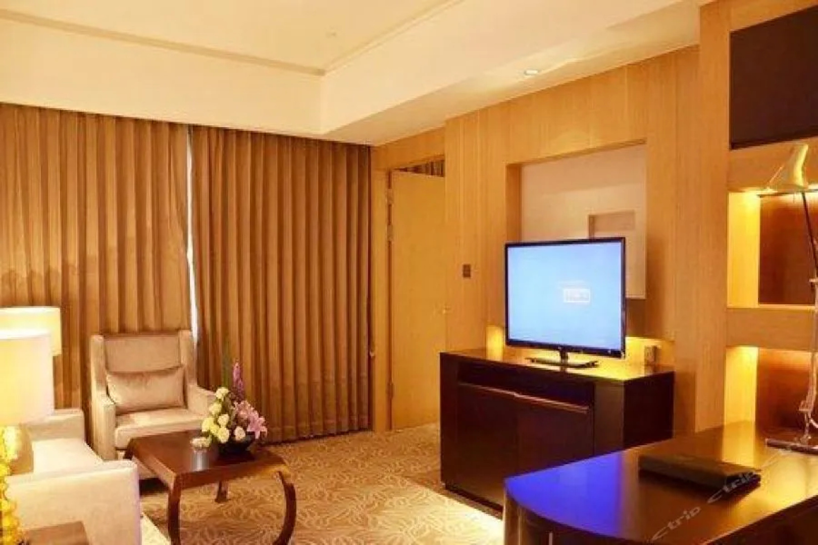 Ningbo East Harbour Hotel