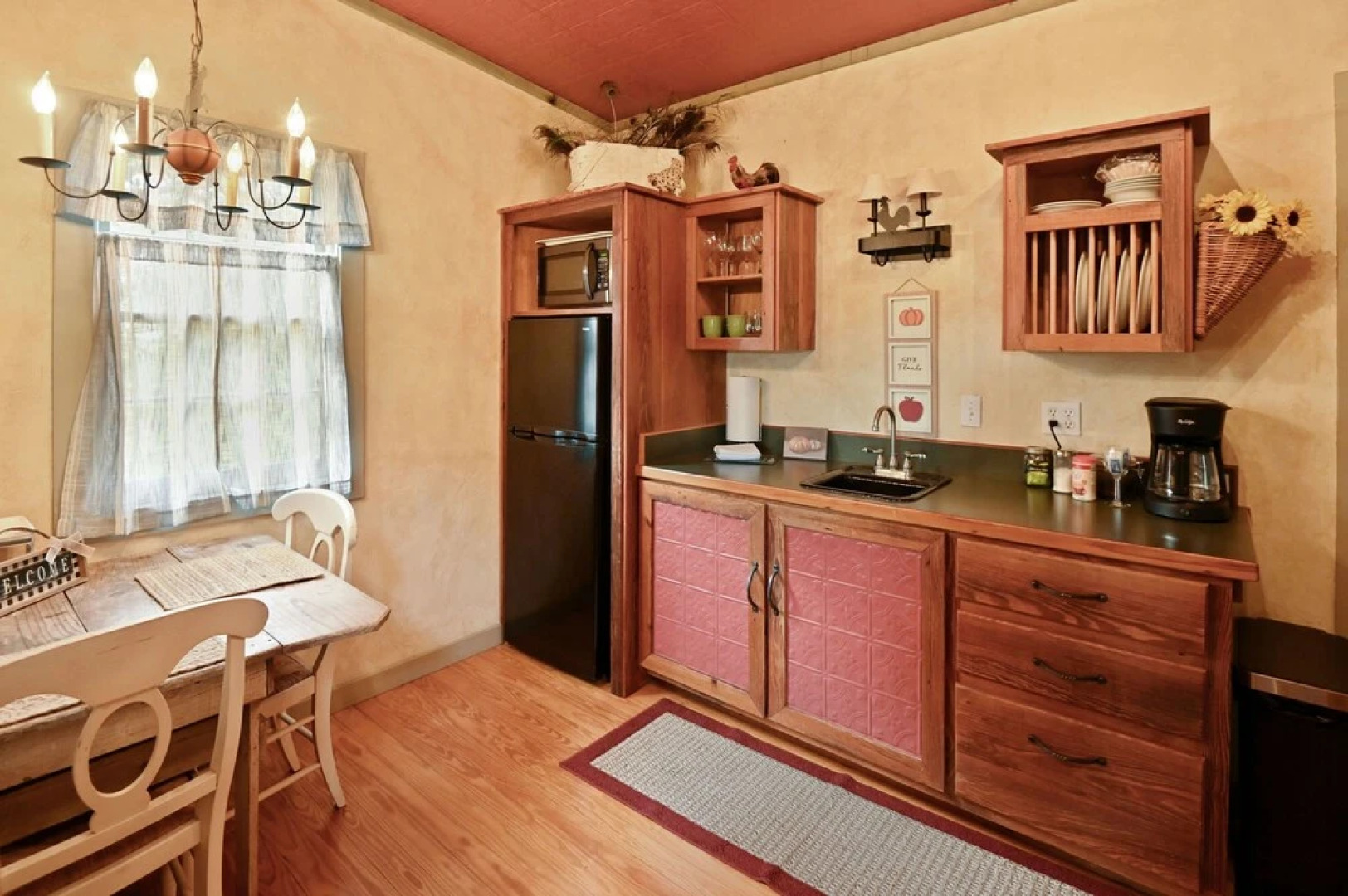 Chula Vista 1 Bedroom Cabin by RedAwning