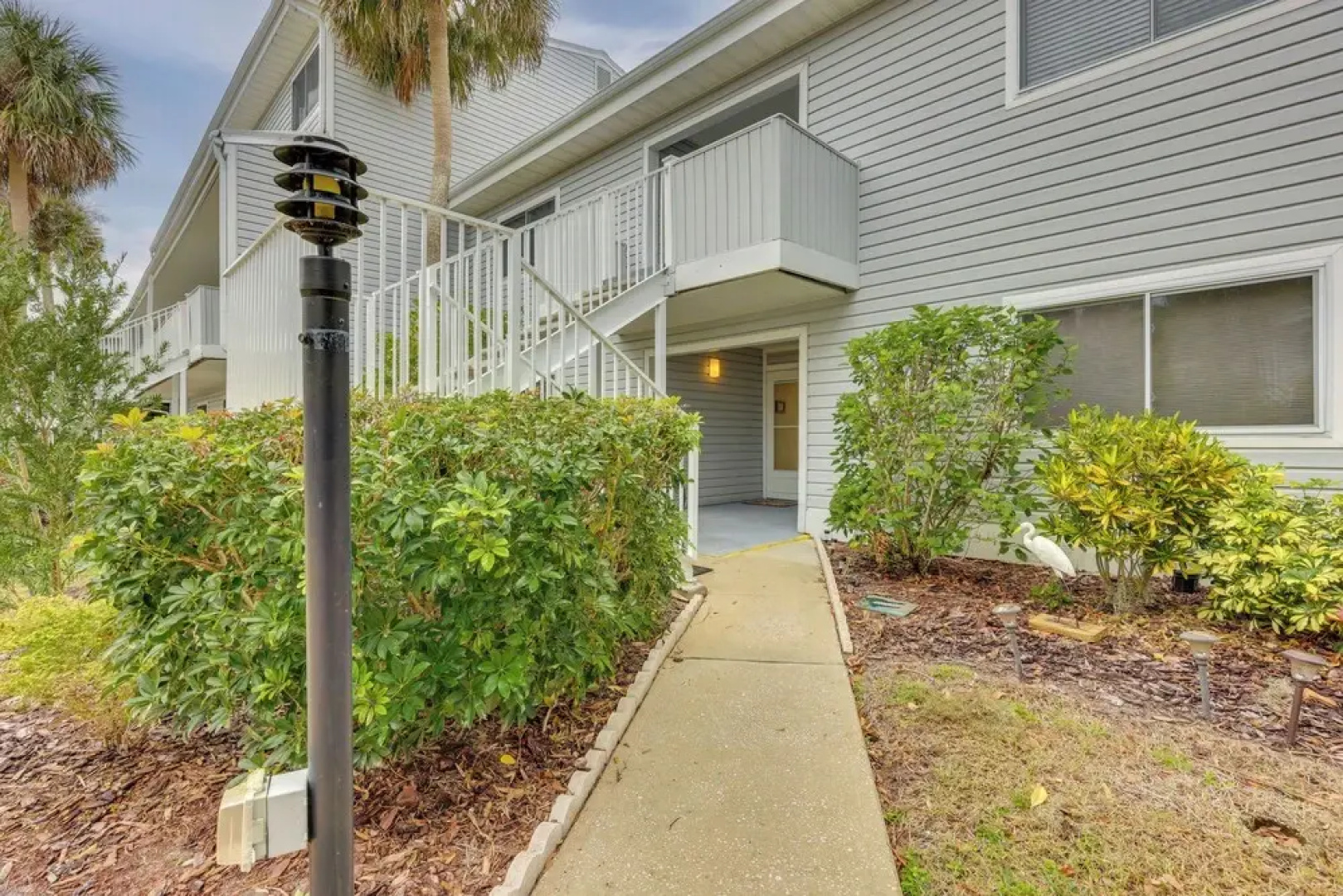 River-view Condo w/ Boat Slip in Welaka!