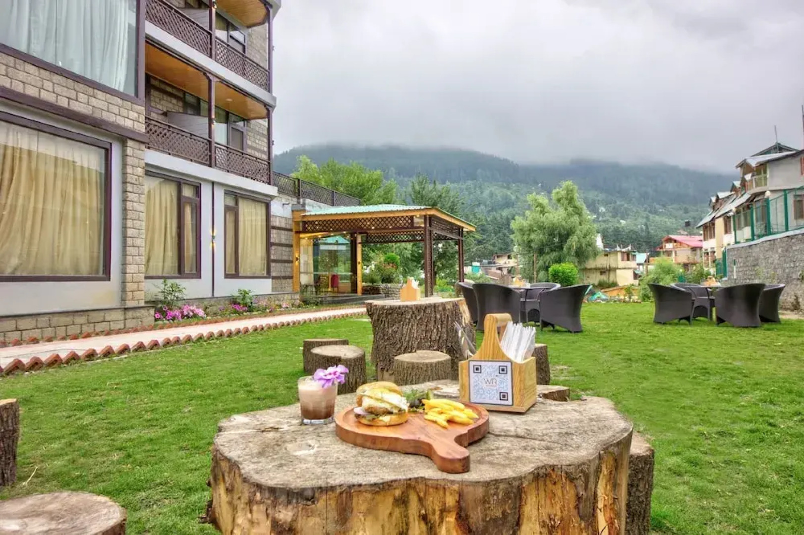 Woodrock Hotel Manali