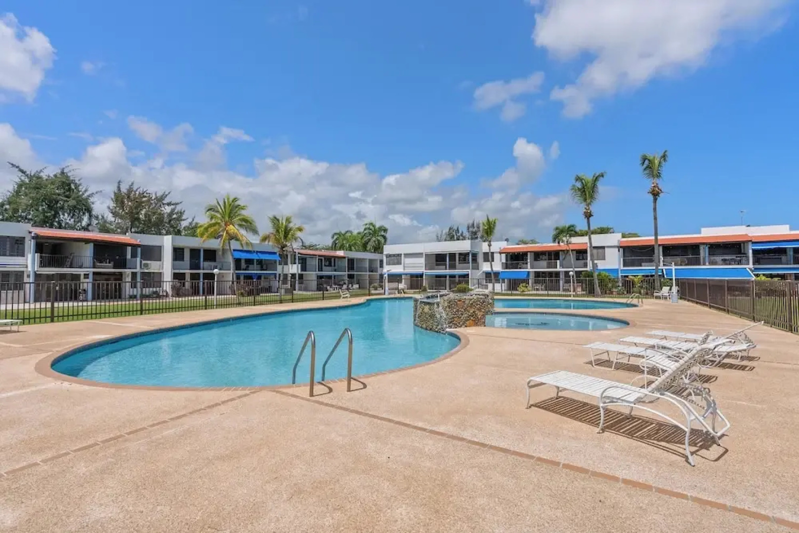 Playas Del Yunque Condo: Pool & Beach Access