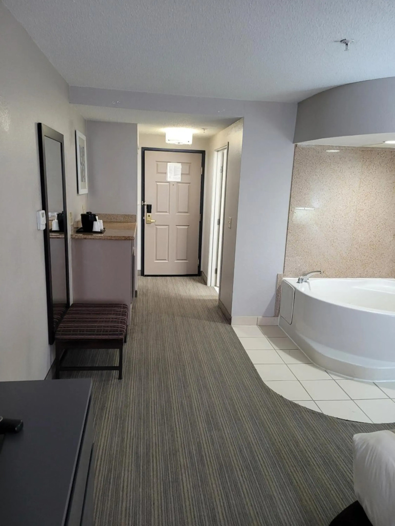 Country Inn & Suites by Radisson, Washington, D.C. East - Capitol Heights, MD
