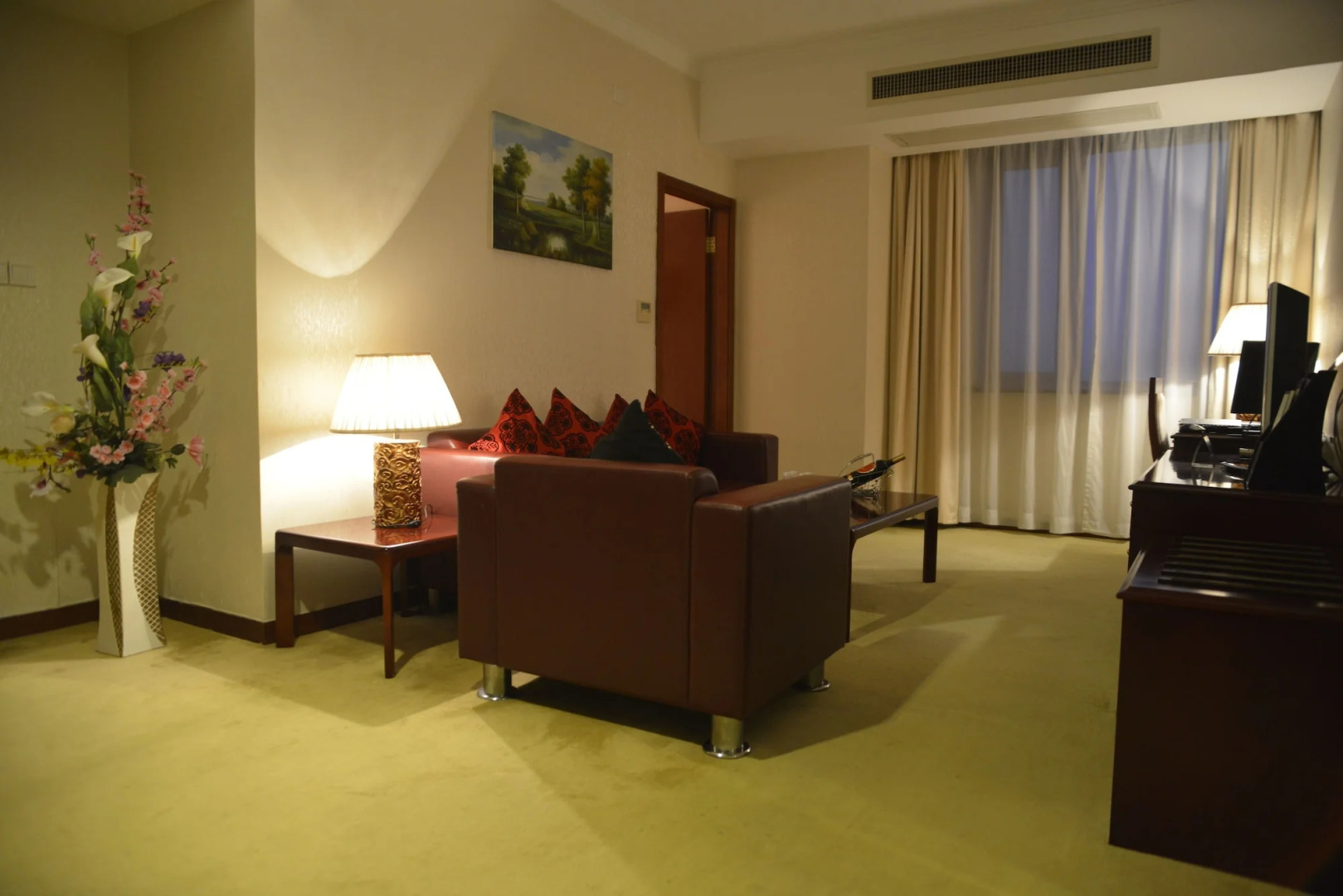 Shanghai Airlines Travel Hotel