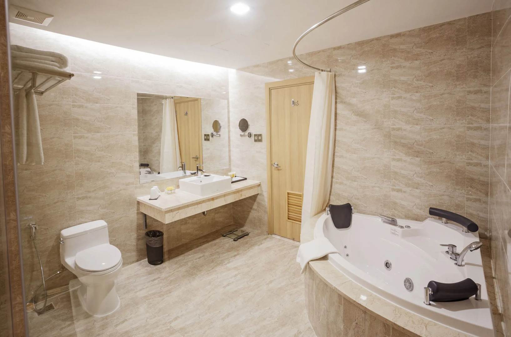 Muong Thanh Luxury Nha Trang Hotel