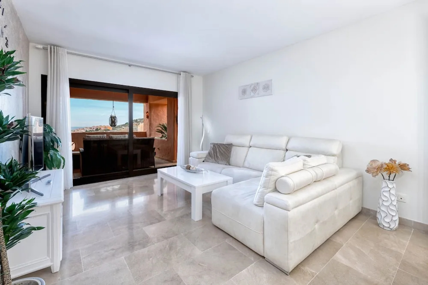 Coto Real Duquesa - Deluxe 2BR Apartment in Manilva, Sea Views, Pool, Wifi