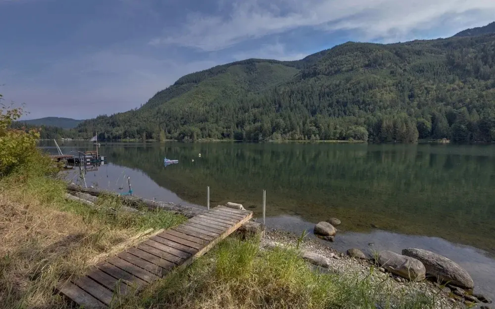 47MF - WiFi - Lakefront - Sleeps 6