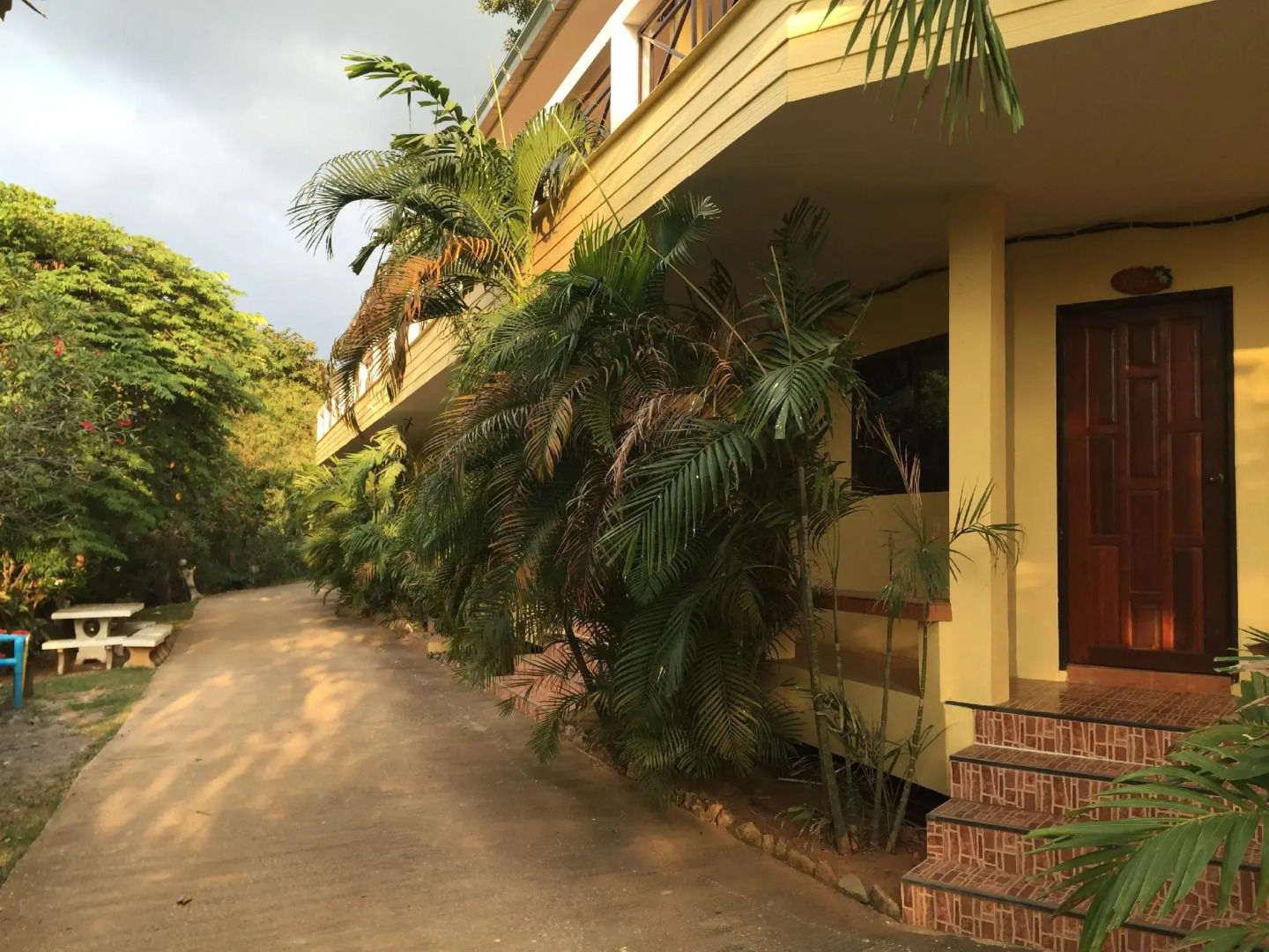 Baan Ing Khao Resort