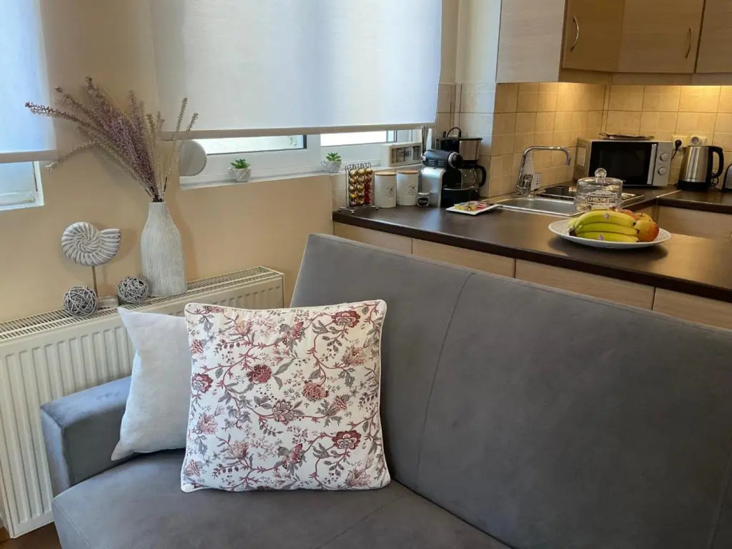 Elegant Glyfada Apartment-private Garden-Near METRO