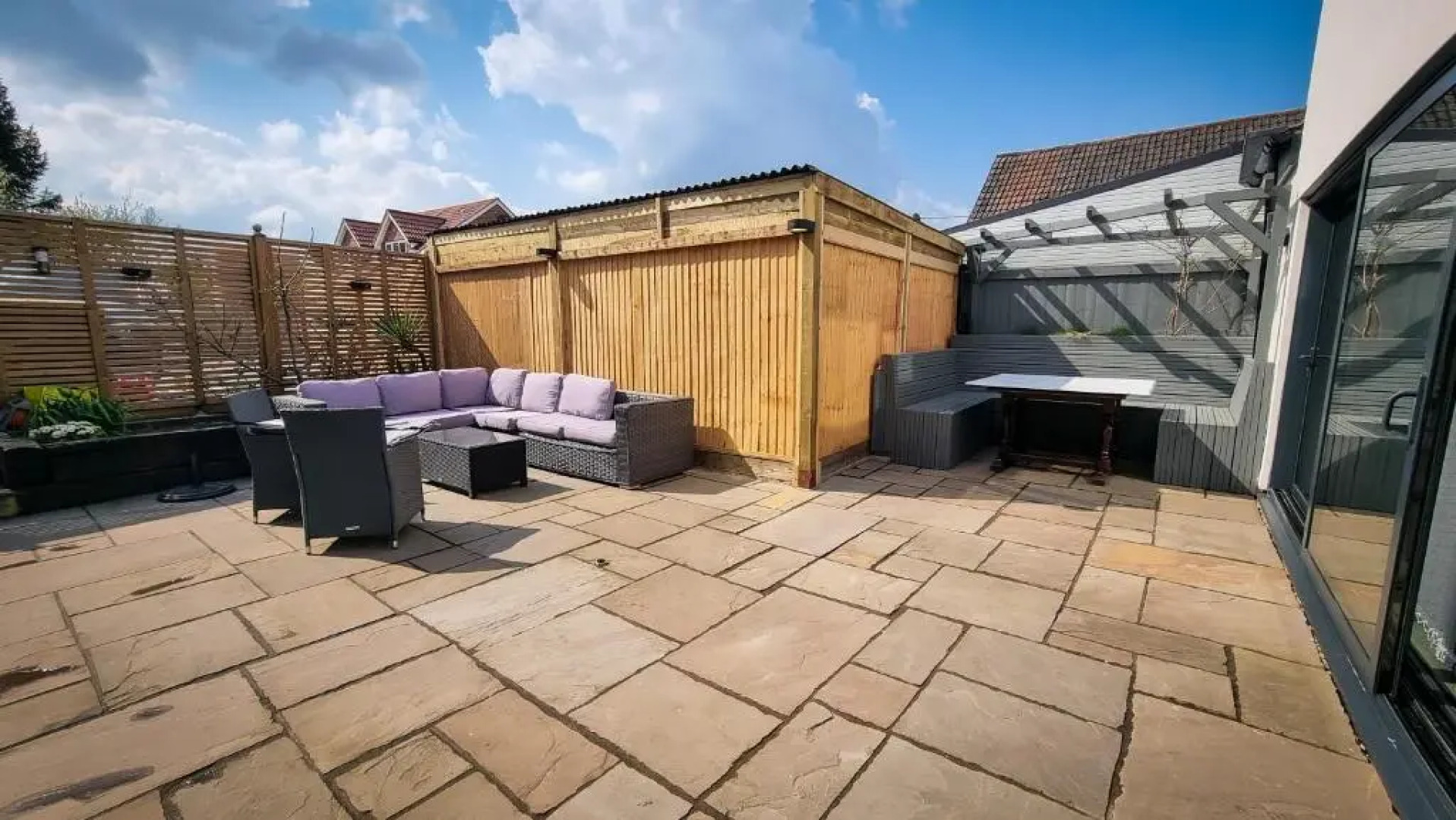 The Angel Holiday House