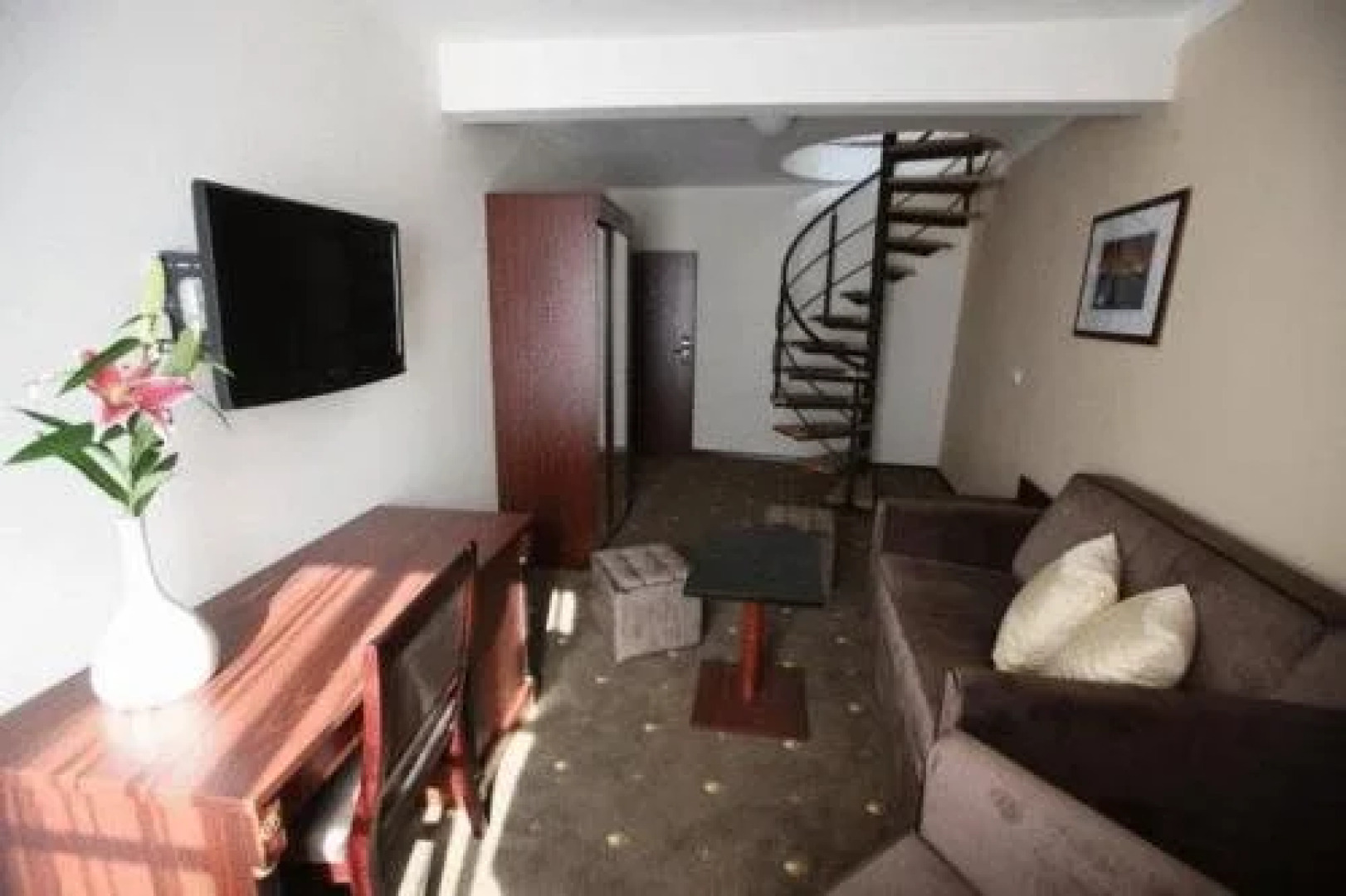 Hotel & Apartments U Černého orla