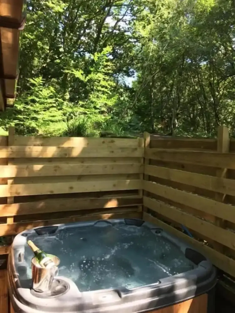 Wren 21-Hot Tub-Woodland Lodges-Tenby-Camarthenshire