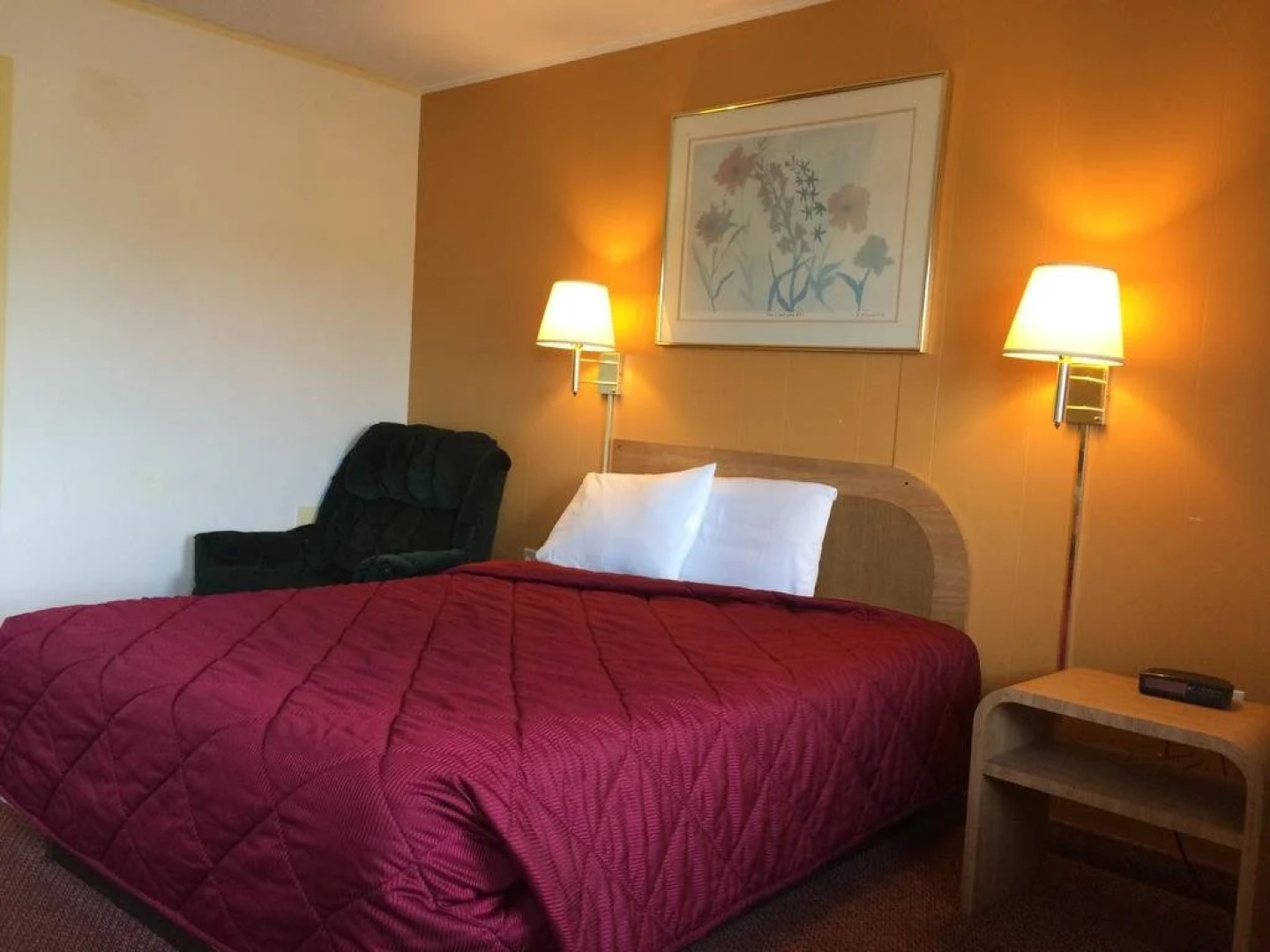 Super 7 Motel Sedalia