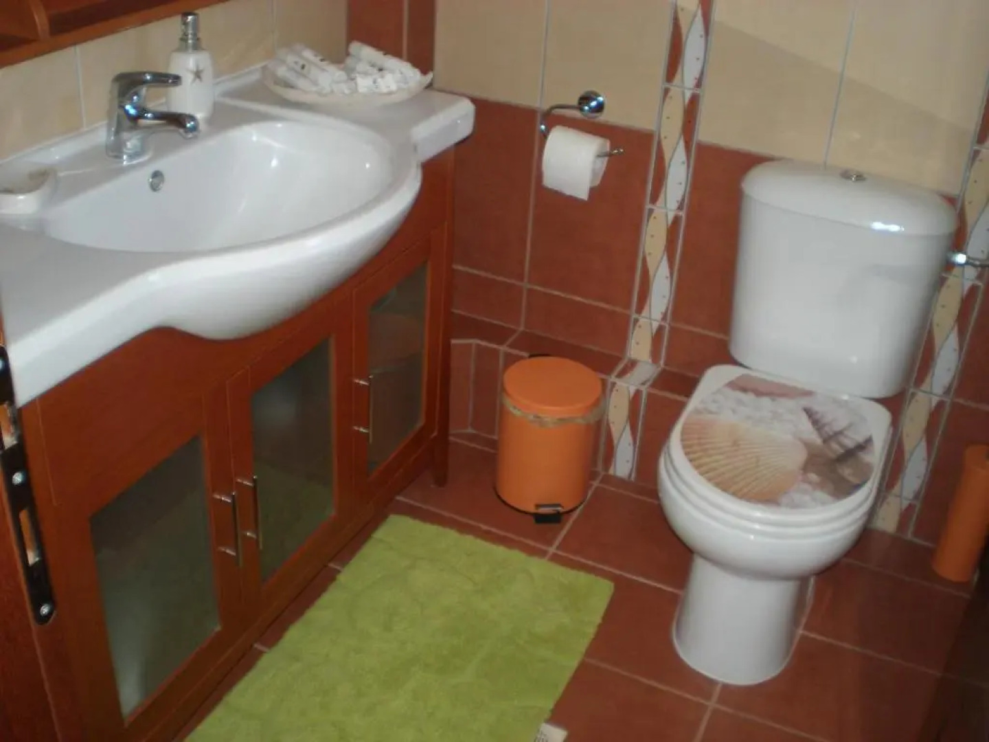 Nikolas & Anezina house