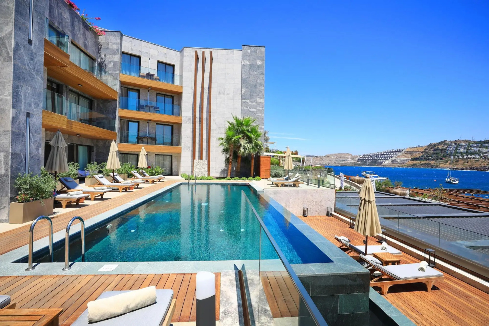 Mare Deluxe Residences & Villas