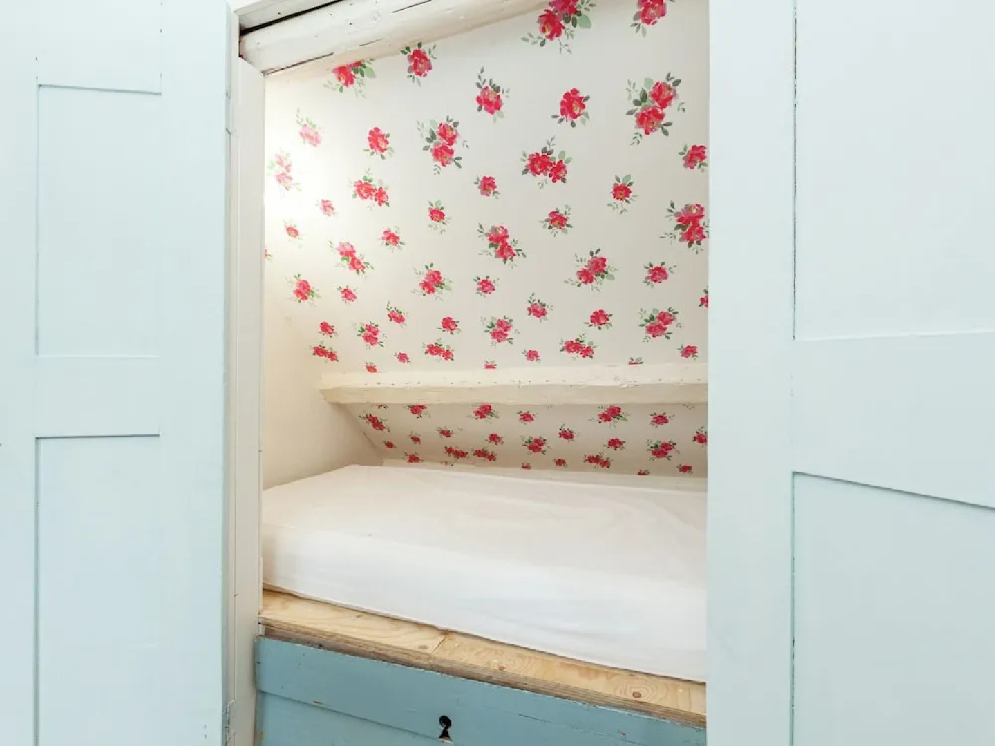 Stylish Holiday Home with Box Bed near Lake Veere