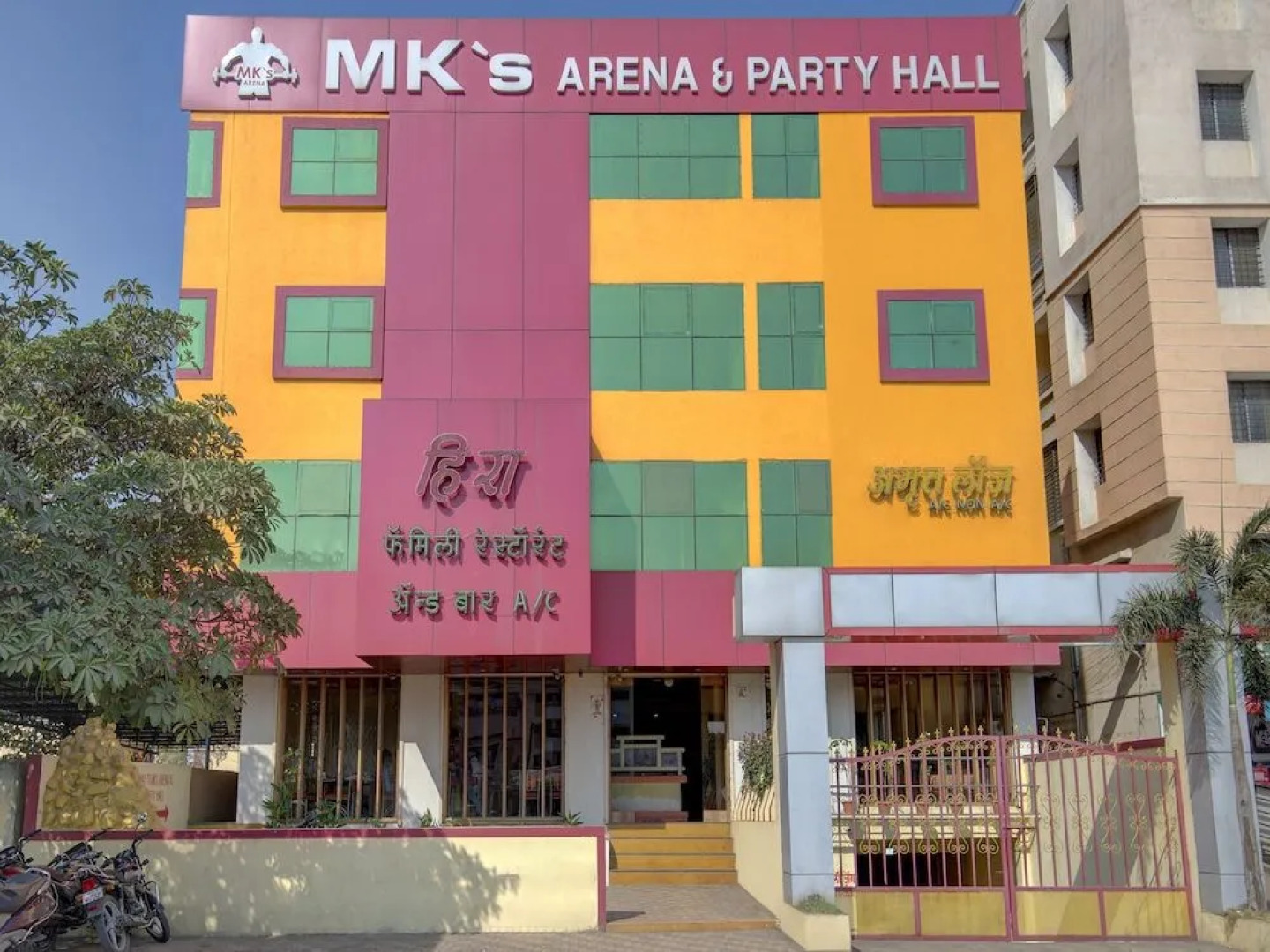 OYO 27822 Amrut Executive