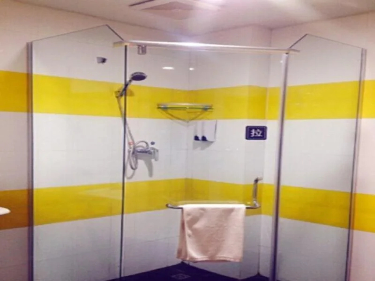 7 Days Inn Xingyi North Ruijin Road Branch