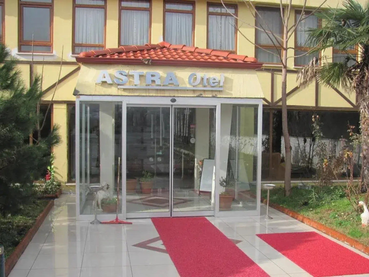 Grand Astra Resort Hotel