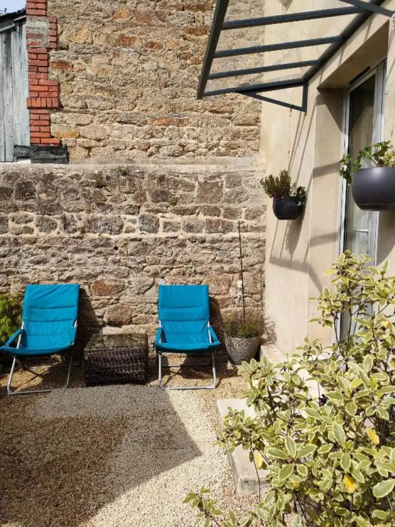 Le Garage, confort, calme de la ville et vue sur jardin