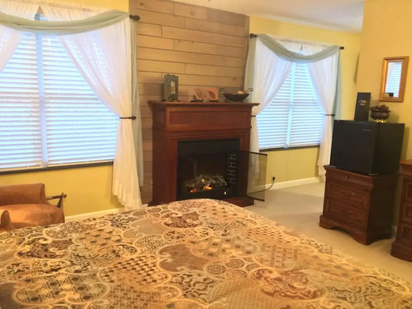 Brookside Mountain Mist Inn