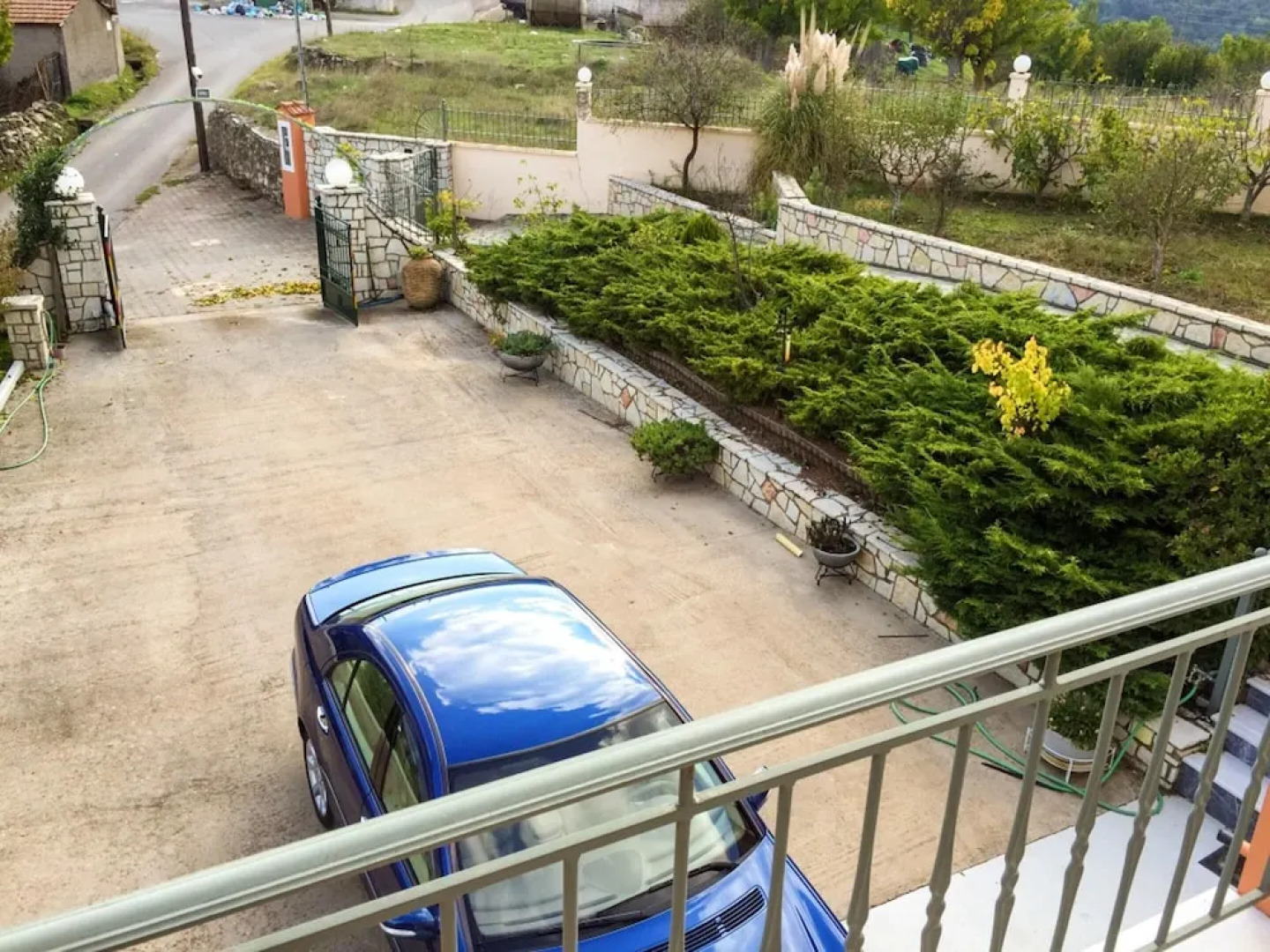 House With 2 Bedrooms in Manthirea, With Wonderful Lake View and Enclo